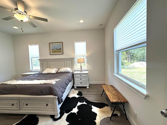 4th image of 15671 94th Street N