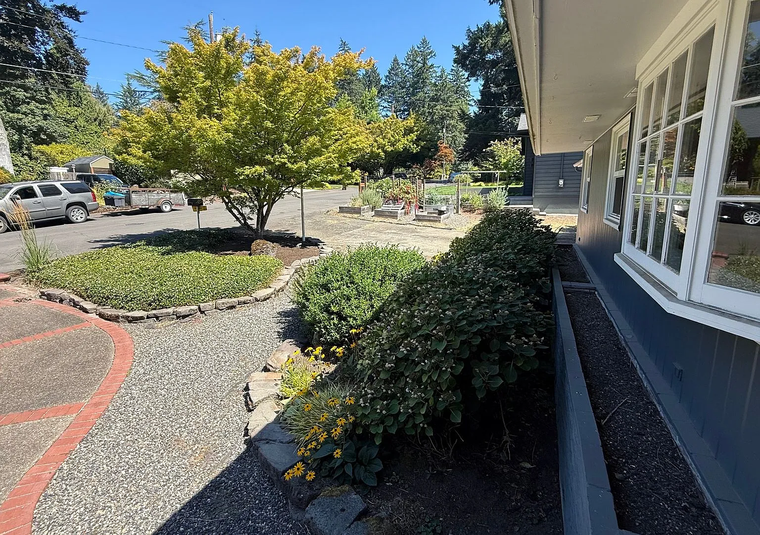 Spacious 4-Bedroom Home Plus Large Bonus Space West Slope Vista Hills — Photo 3