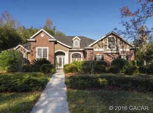 3916 SW 89th Dr, Gainesville, FL 32608