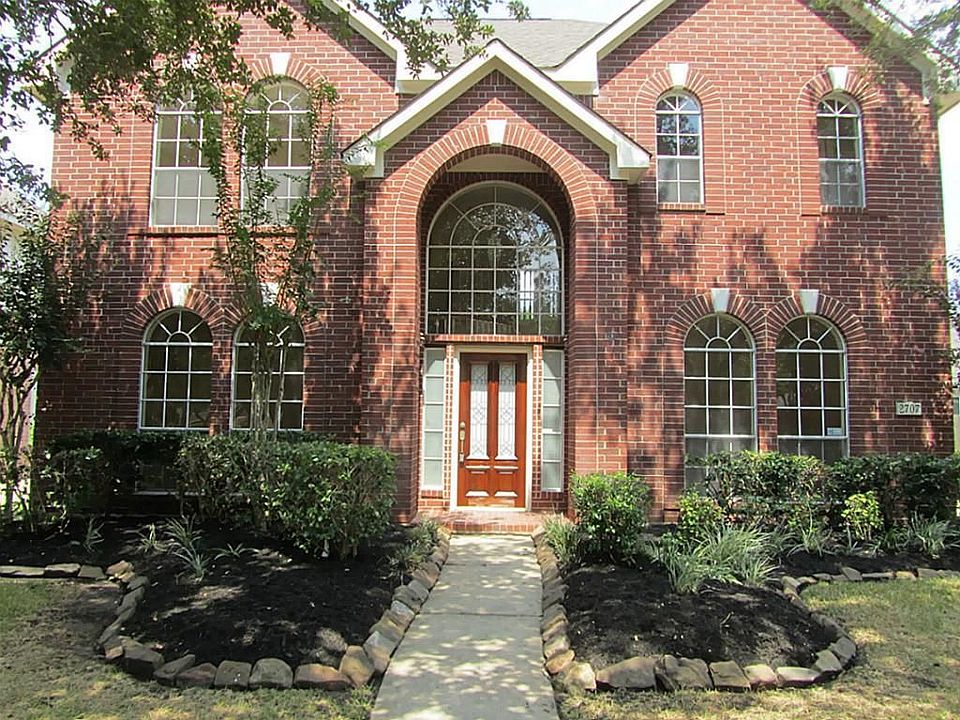 1st image of 2707 Colonial Lakes Dr