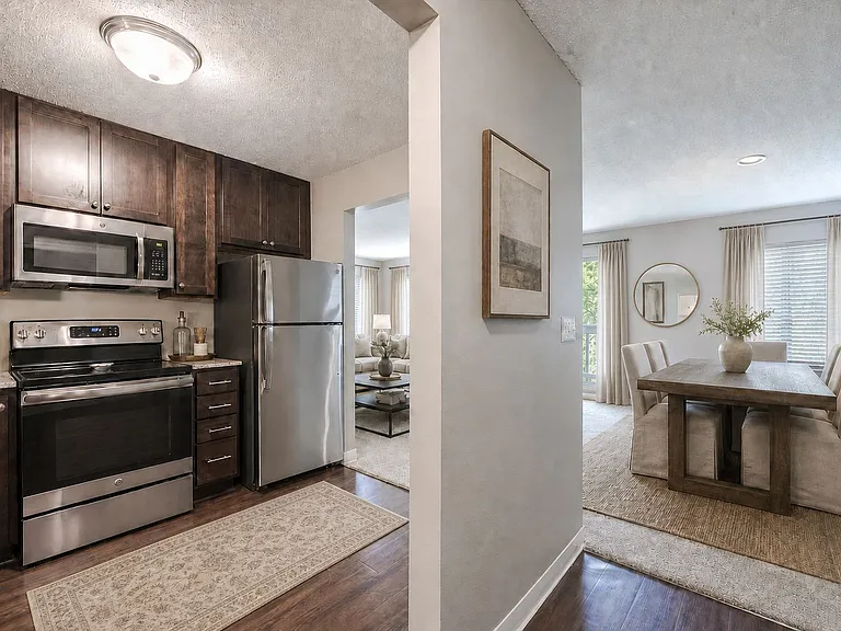 Royal Oaks Apartments — Photo 20