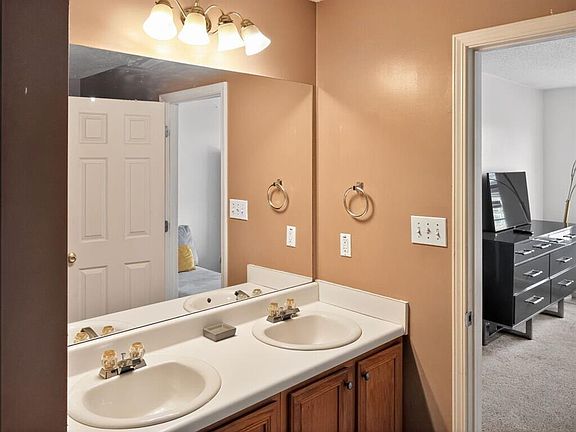 5th image of 1737 Fielding Way