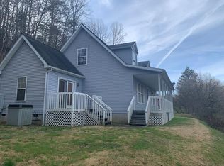 1603 Shoal Creek Rd, Whittier, NC 28789