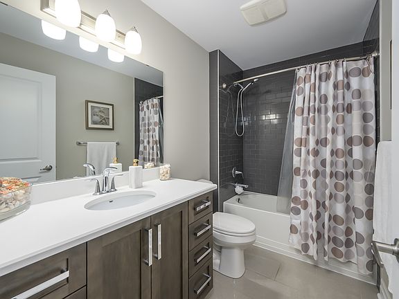 5th image of 240 Villagewalk Blvd #809