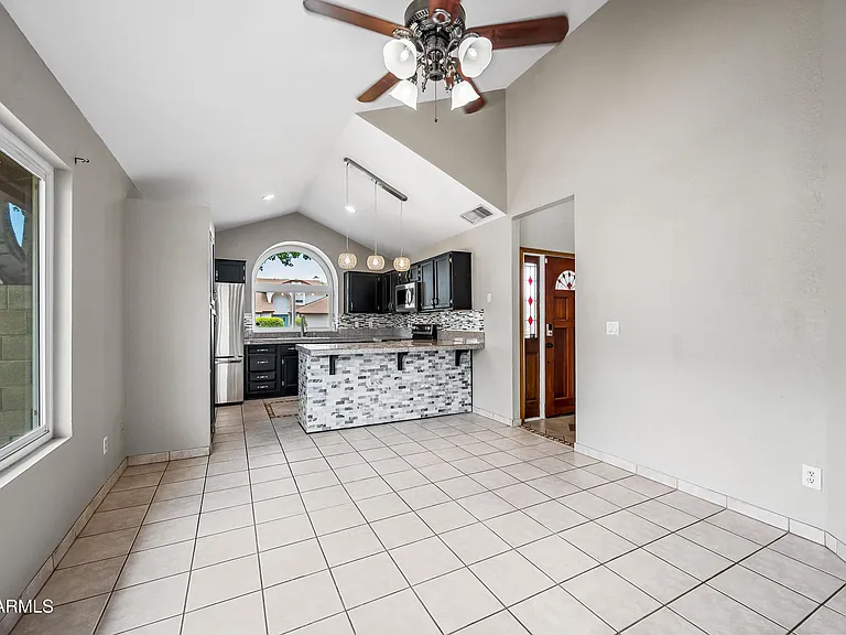 610 N Rosemont Cir — Photo 21
