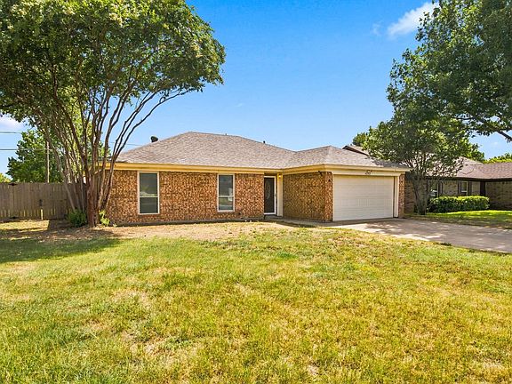 3rd image of 4202 Maple Springs Dr