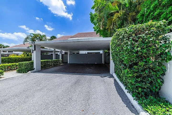 2517 Presidential Way #B — Photo 35