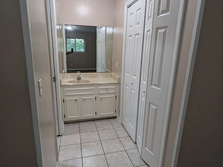 4753 Tessie Ln — Photo 10