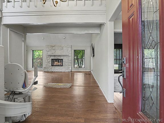3rd image of 2905 S Aspen Ct