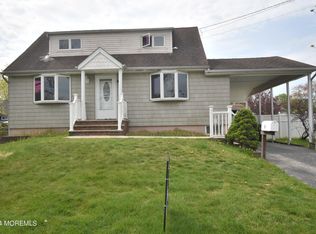 26 Winthrop Pl, Hazlet, NJ 07730