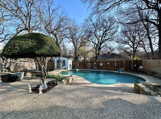 6752 Inwood Dr, North Richland Hills, TX 76182