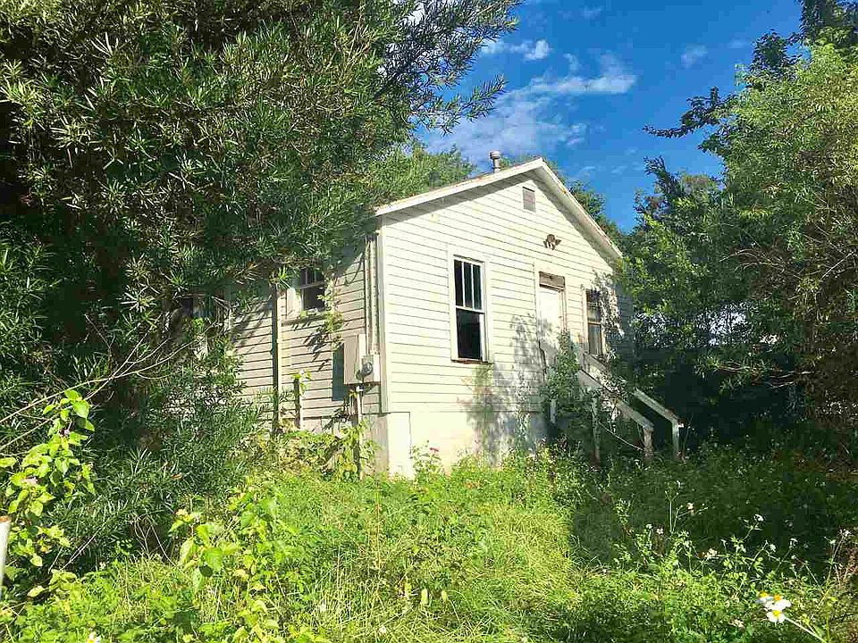 1st image of 515 Tyus St