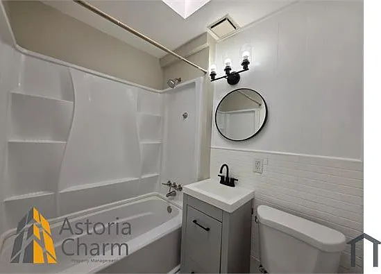 1418 Dukeland St — Photo 4