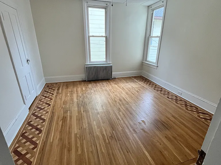 324 Broadway #1/2 — Photo 9