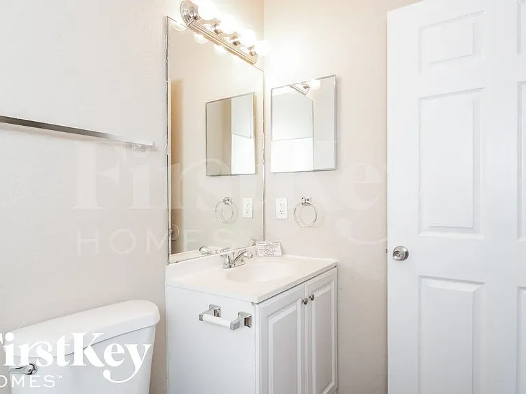 4220 S Cranberry Blvd — Photo 11