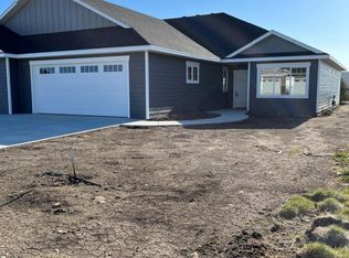 412 Hudson Ave, Volga, SD 57071