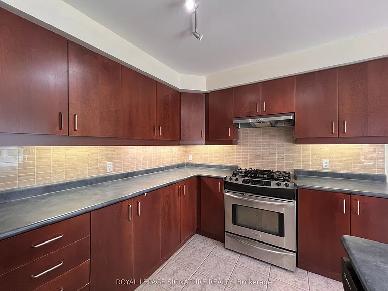 99 Tansley Cres — Photo 17