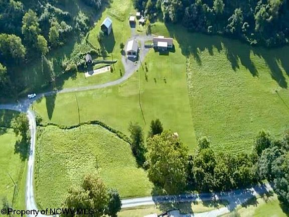 2nd image of 1683 Range Rd