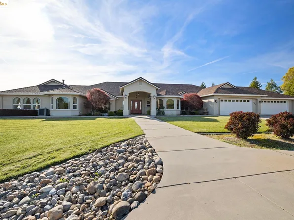 18201 Golden Oaks Dr, Jamestown, CA 95327