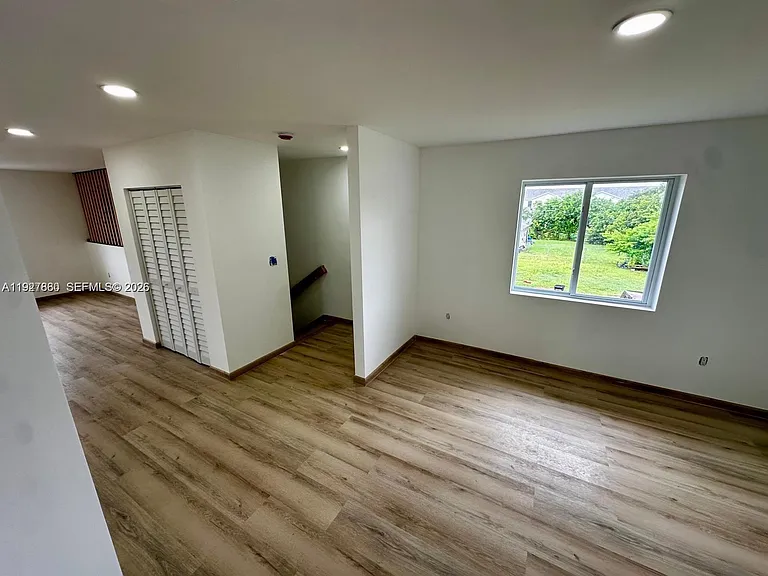 722 NW 6th Ct — Photo 34