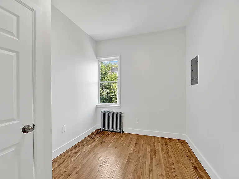 9716 Farragut Rd #1 — Photo 4