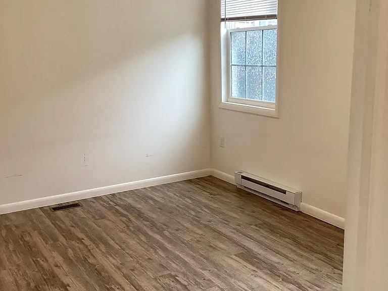 University Park Apartments near Cornell University — Photo 218