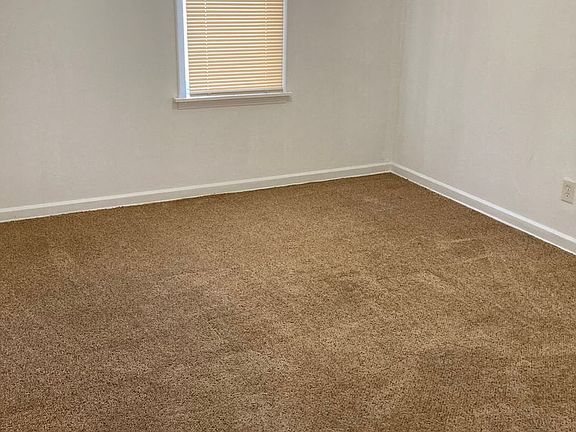 4th image of 811 Underwood Ave #817