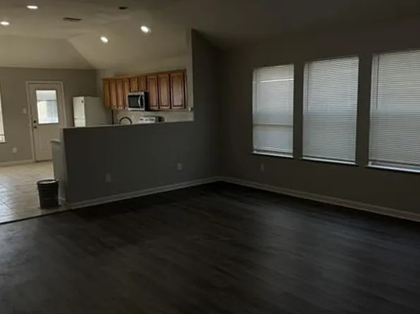 2048 Fairview Dr, Forney, TX 75126