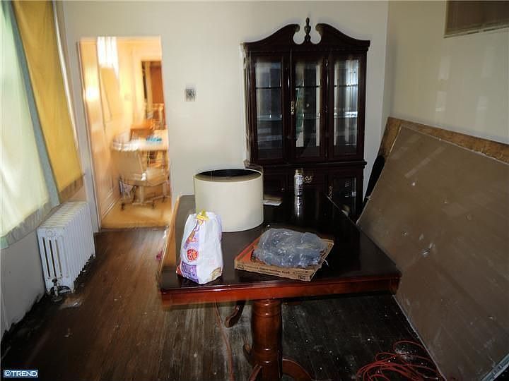 2nd image of 2328 W Hagert St