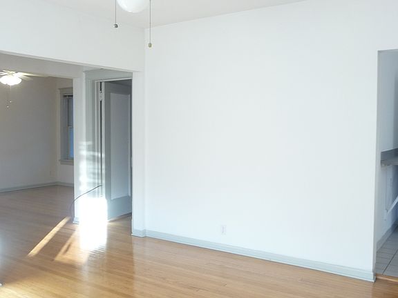 3rd image of 5046 N Glenwood Ave APT 2S