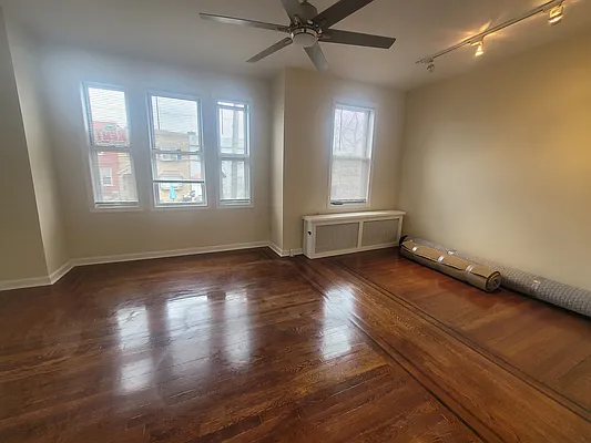 Rented by Capri Jet Realty Corp | media 2