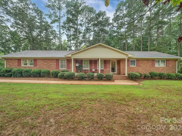 814 Troy Candor Rd, Troy, NC 27371
