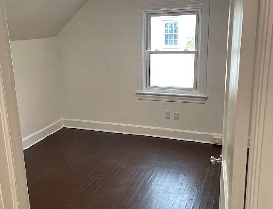 5th image of 1316 Hill St