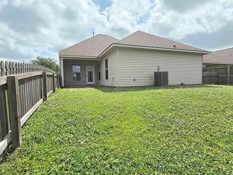 7004 Spring Gardens Dr — Photo 26