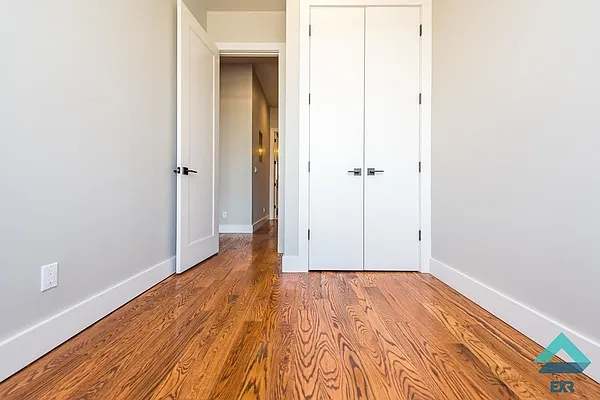 Rented by EXR | media 37