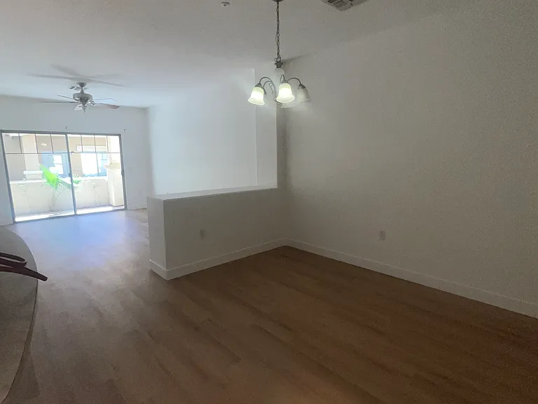 525 N Miller Rd #120 — Photo 5