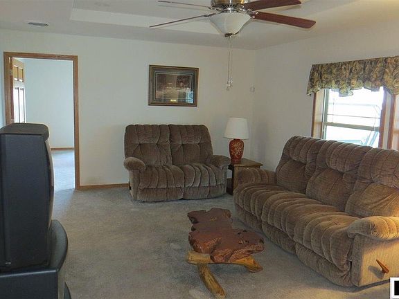 5th image of 608 Cherry St