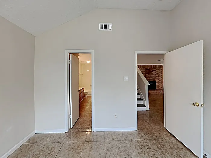 907 Briarcreek Dr — Photo 10