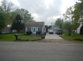 240 S Lyle Ave, Elgin, IL 60123