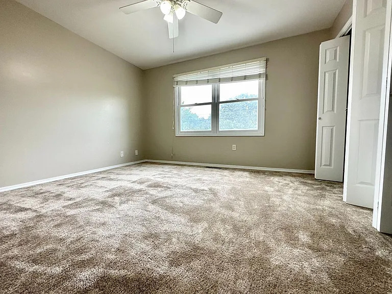 301 S Regency Dr — Photo 30