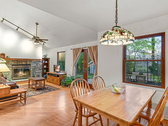 4th image of 4179 Charles Ave