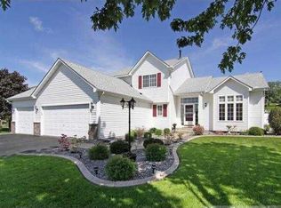 12708 Sandy Point Rd, Eden Prairie, MN 55347