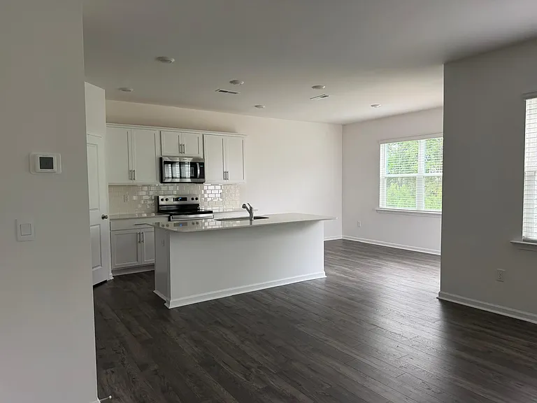 228 Chapel St — Photo 9