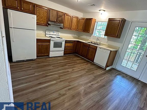 3rd image of 100 Calli Ln #A