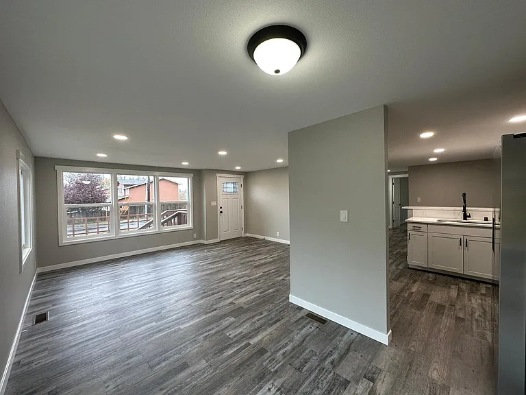 3113 Harold Dr SE — Photo 4