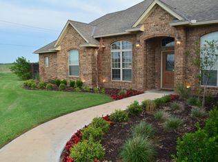 2 NW Sandy Trail Ln, Lawton, OK 73505