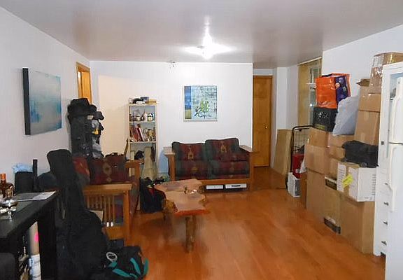 2nd image of 835 Willoughby Ave #1B