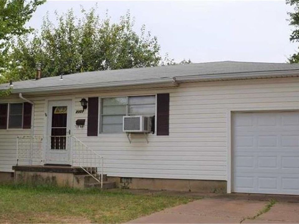 1st image of 2309 E Ash Ave