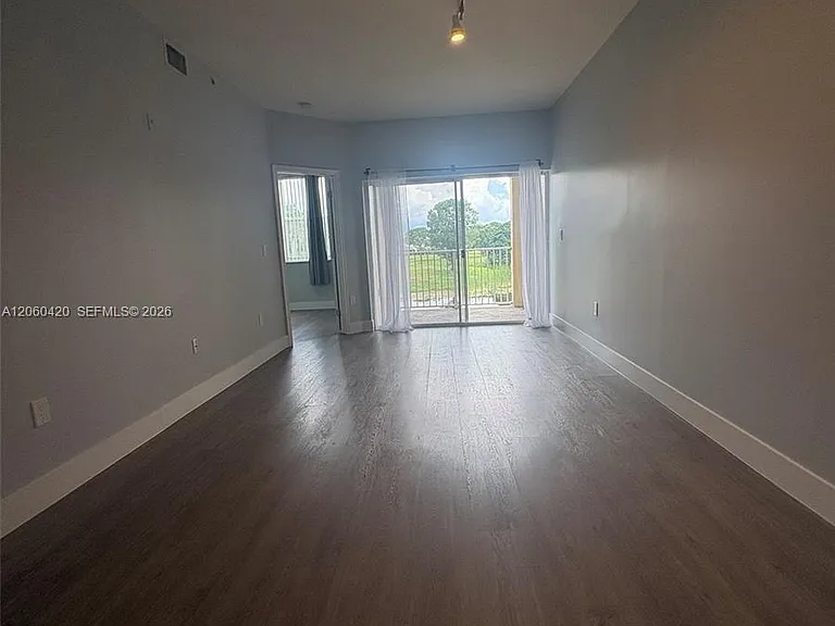 2100 Greenview Shores Blvd #513 — Photo 13