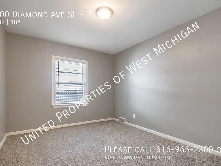 100 Diamond Ave SE #2 — Photo 5
